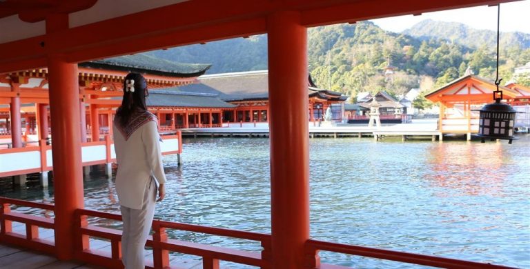 世界遺産・嚴島神社の建築美｜海に浮かぶ社殿の秘密を徹底解説