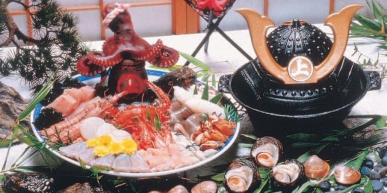 魚介類料理事典 人気ビストロの 技アリ魚介料理 | 旭屋出版