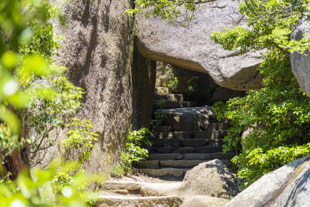 弥山をしっかりと楽しむなら登山も一興