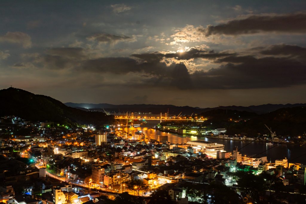 もしも、夜景スペシャリストの丸々もとおさんが夜景好きな人に広島の夜景を案内するなら