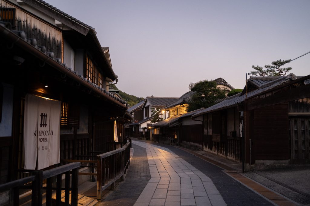 ぜひ立ち寄ってみたい「たけはら町並み保存地区」