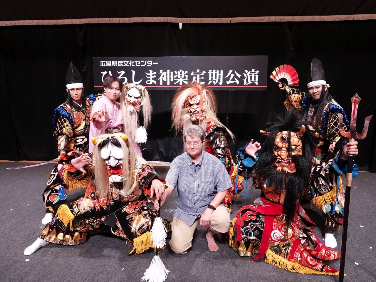 Kagura_Photo shoot after the performance