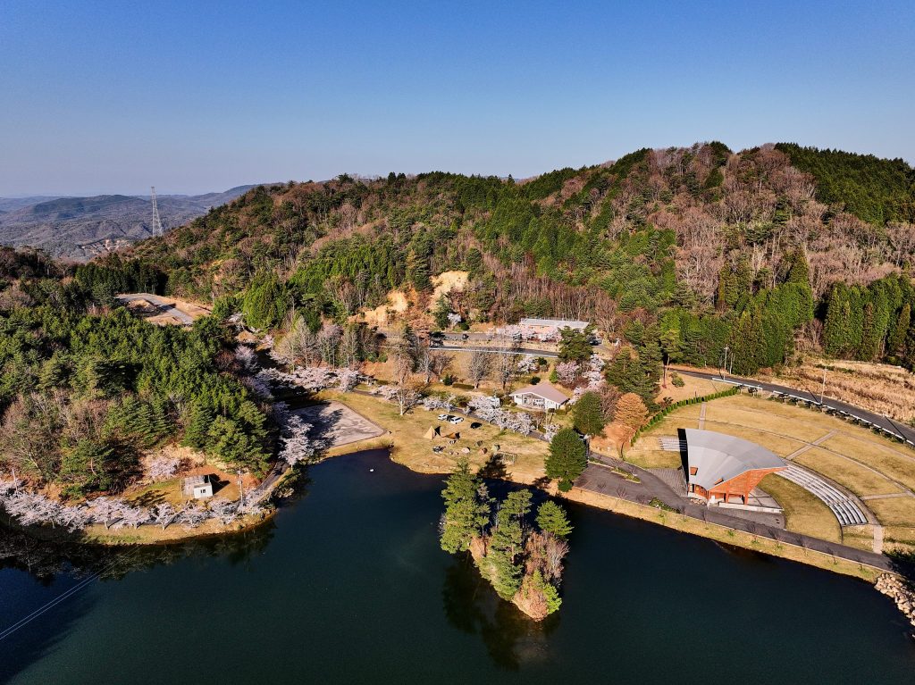 秋の自然体験_羽高湖森林公園キャンプ場④_府中市提供