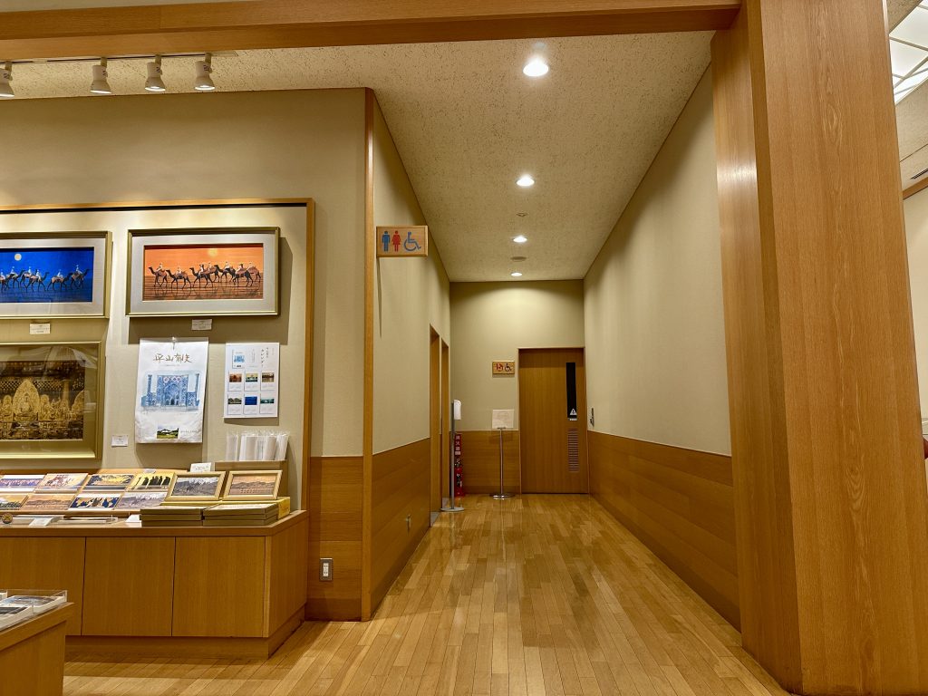 19バリアフリートイレ入り口