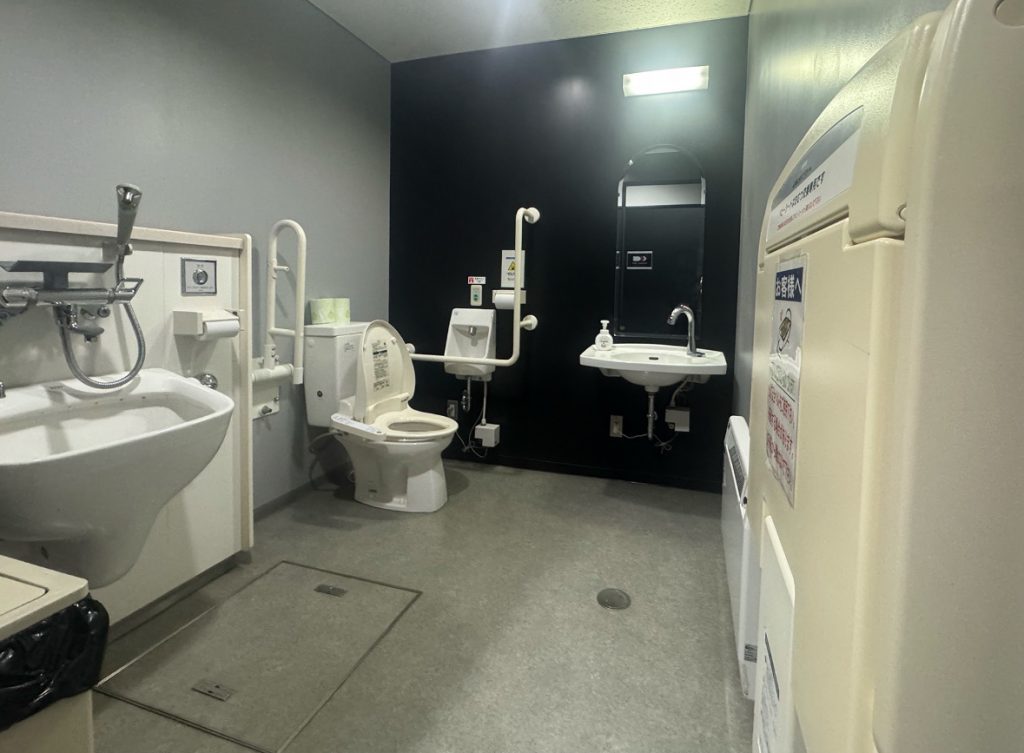 1階バリアフリートイレ