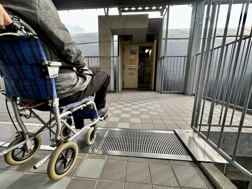 潜水艦内も入れます