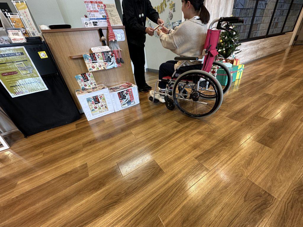 障害者手帳提示で本人と介助者１名無料