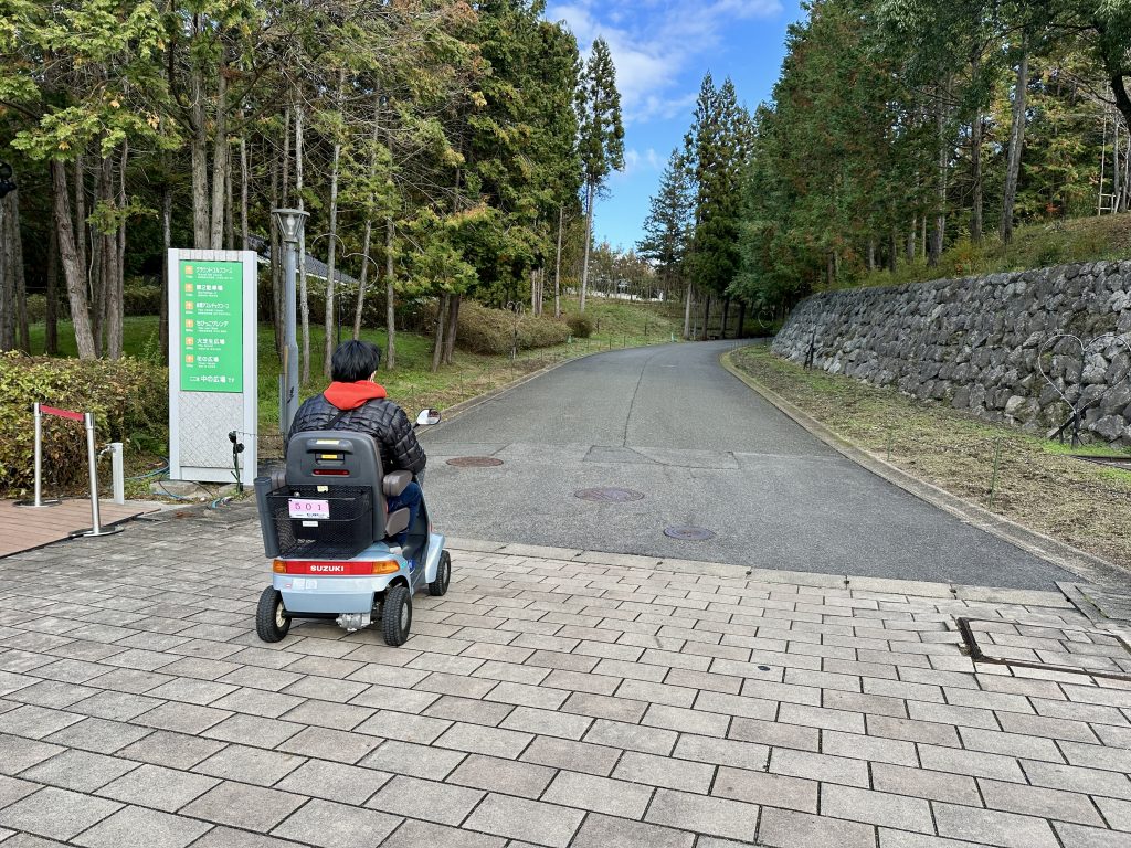 １０，セニアカー移動風景②IMG_7859(1)