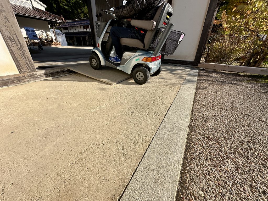 １３，セニアカー移動風景⑤IMG_7873