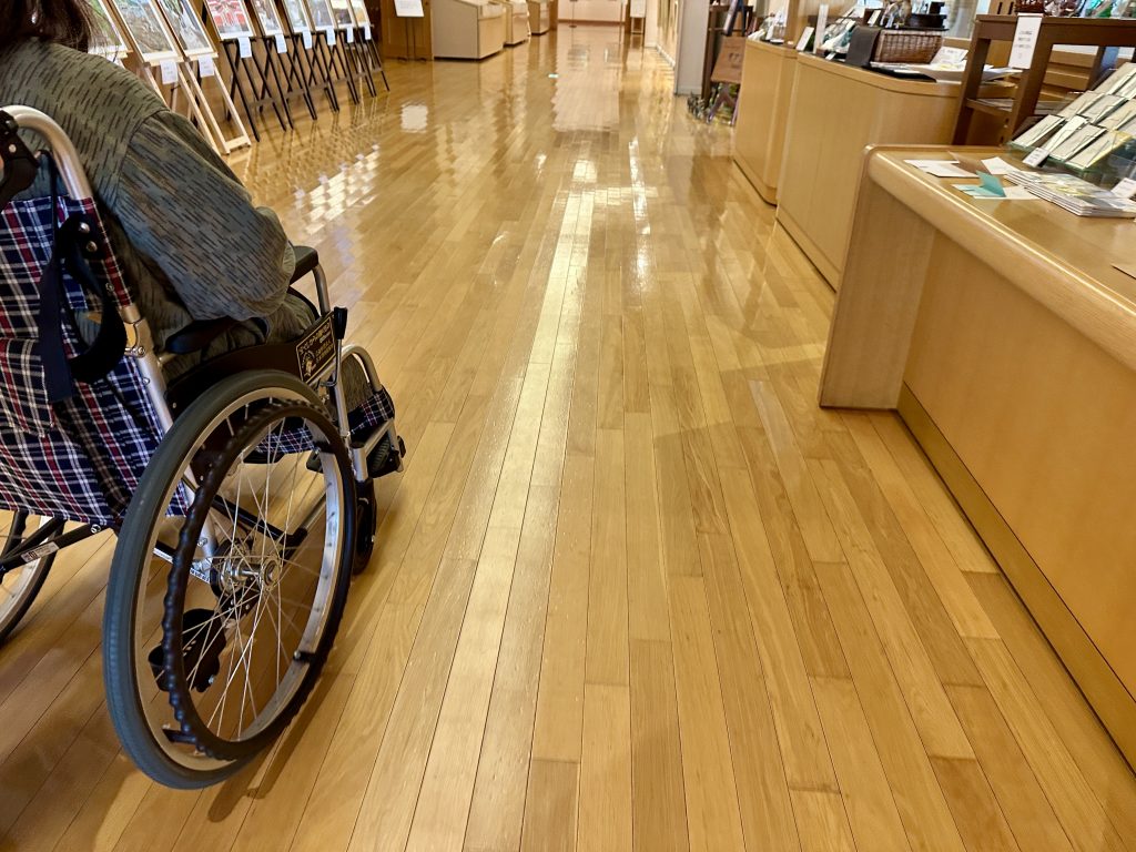 ９広々とした館内