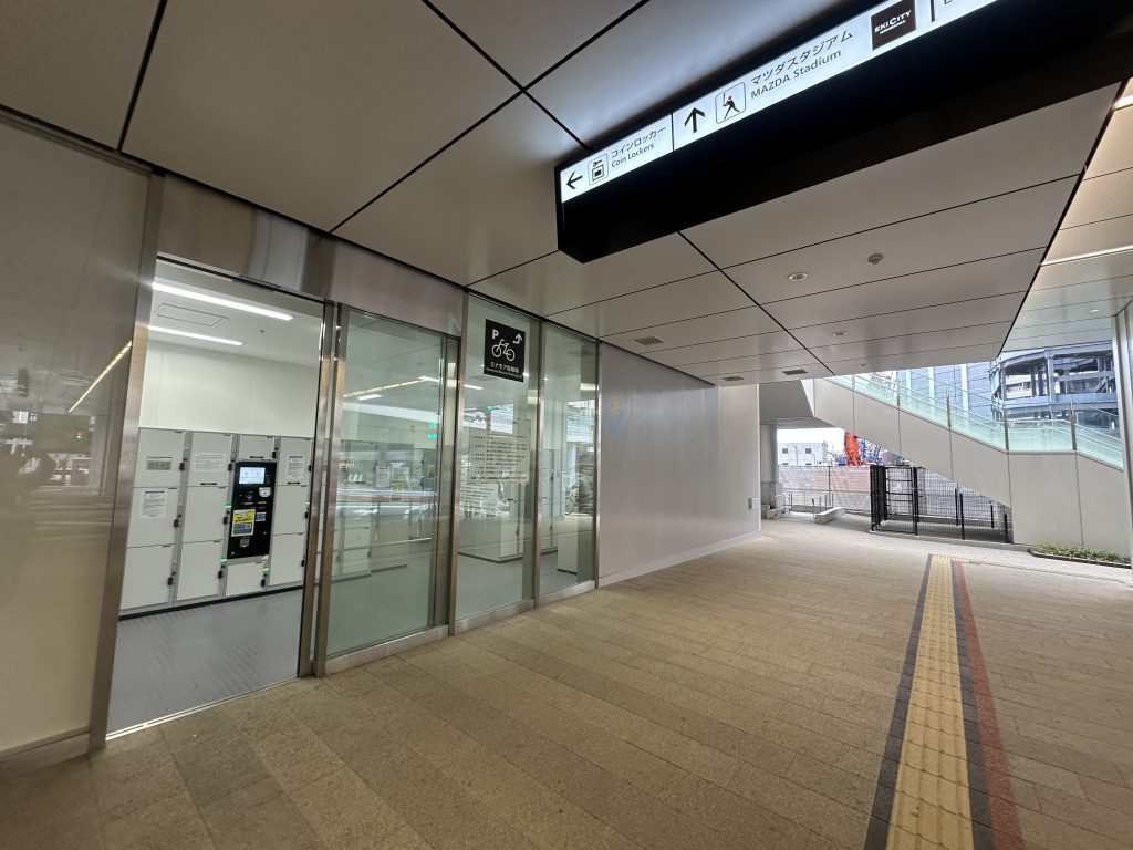 1階東側コインロッカー