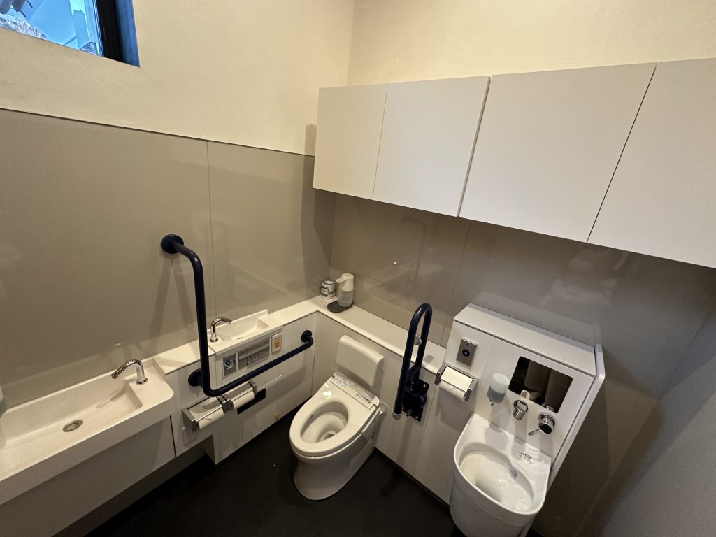 2階「町並み再生活用相談所」バリアフリートイレ