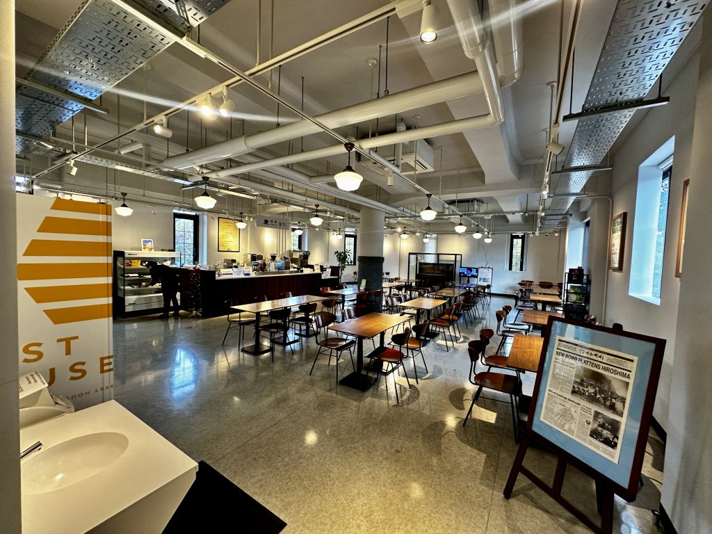 喫茶ホール「ピアノカフェ」