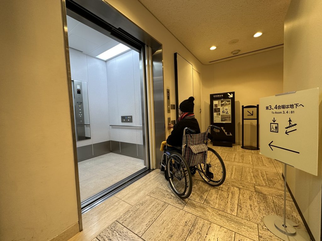 特別展施設内エレベーター