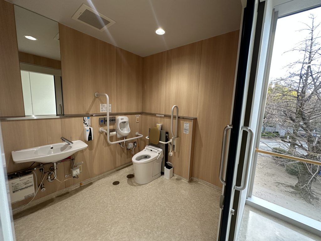 ２階バリアフリートイレ