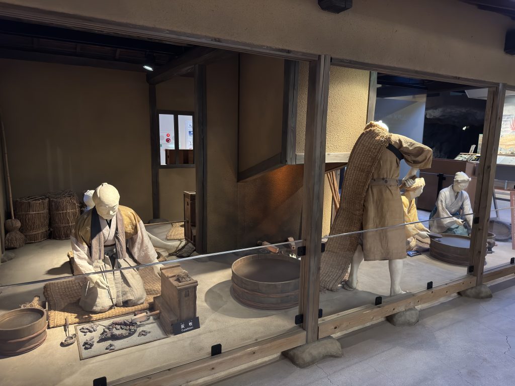 石見銀山世界遺産センター3