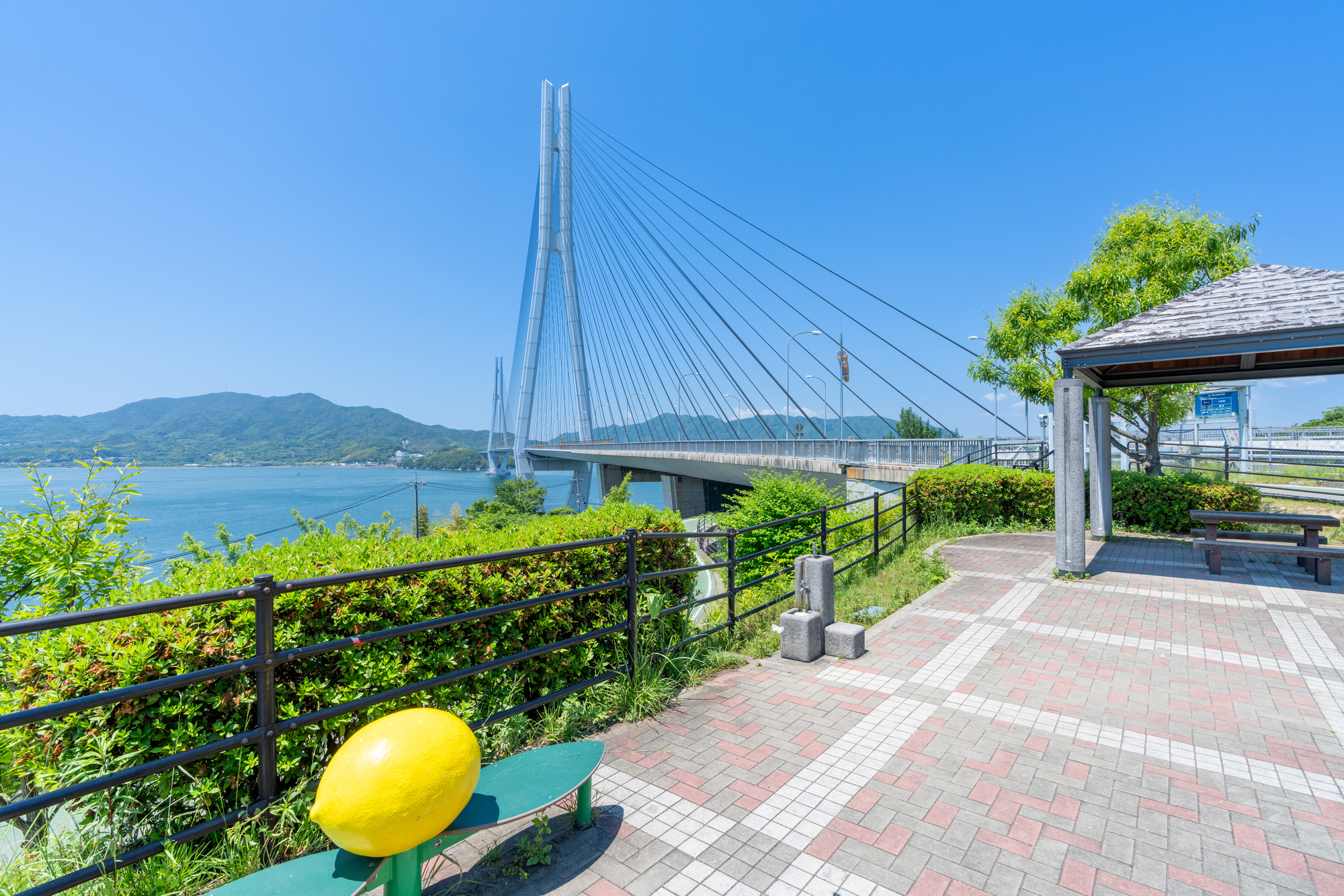 pixta_90243845_M