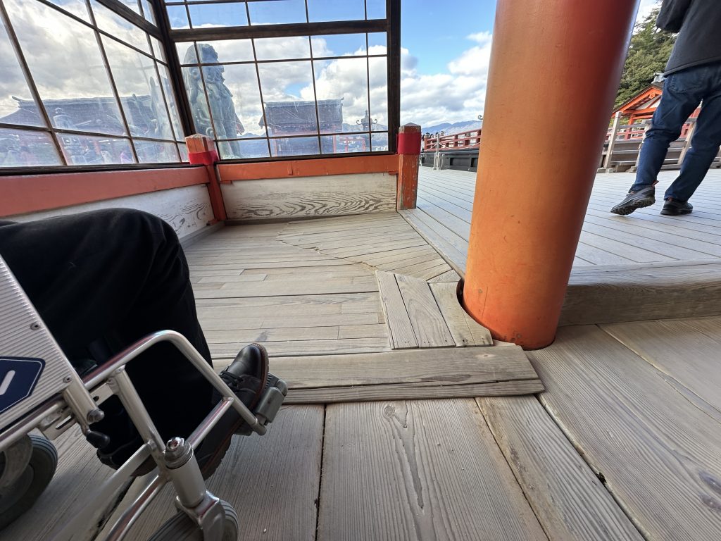 平舞台へ上がるスロープ