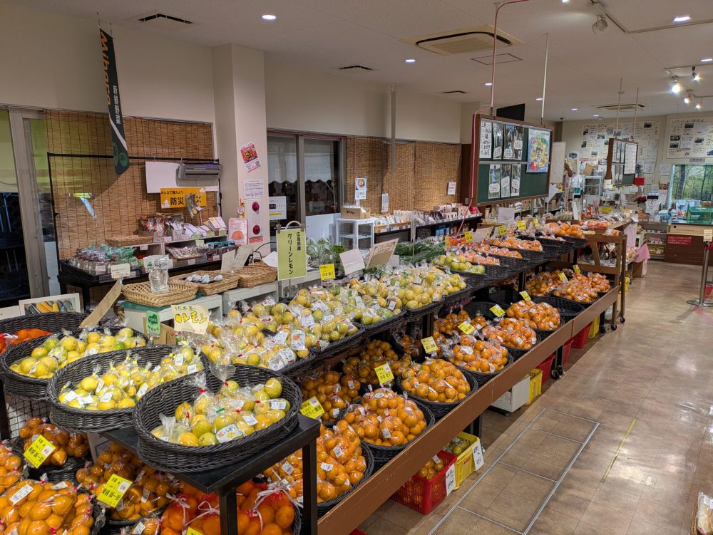 道の駅みはら神明の里_物産館_店内01
